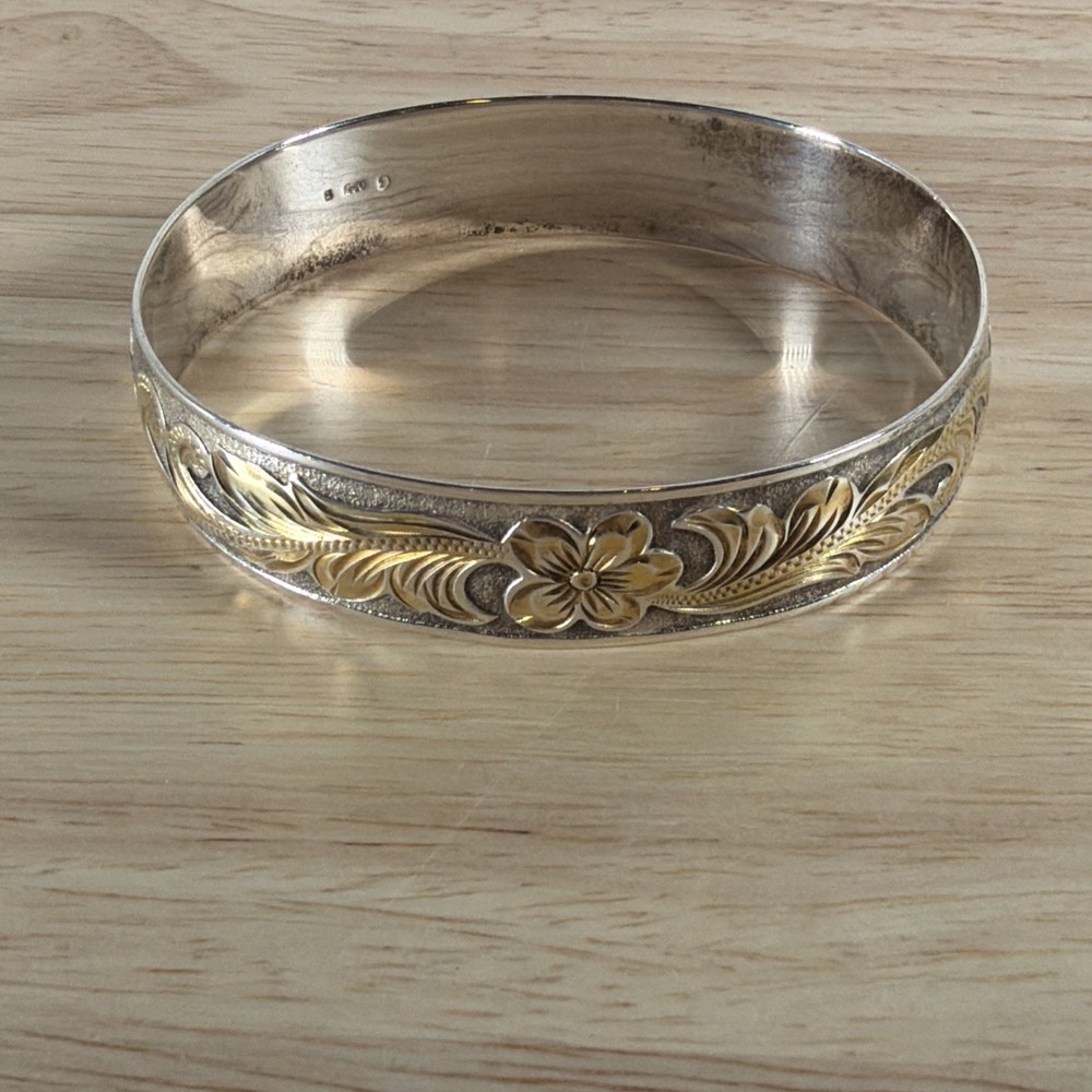 Sterling Silver Two-Tone Hawaiian Hibiscus Flower Bangle Bracelet Size 7" Wrist